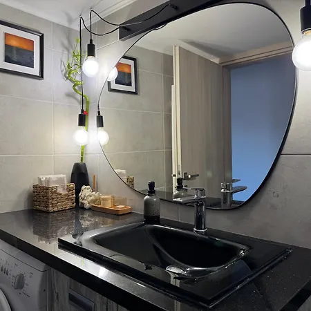 Arty Loft With Sea & Views *