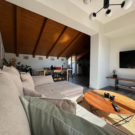 Arty Loft With Sea & Views