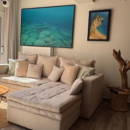 Arty Loft With Sea & Views