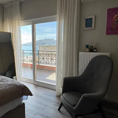 Arty Loft With Sea & Views Apartament *