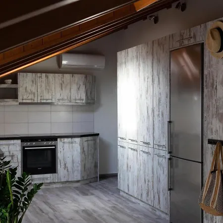 Arty Loft With Sea & Views