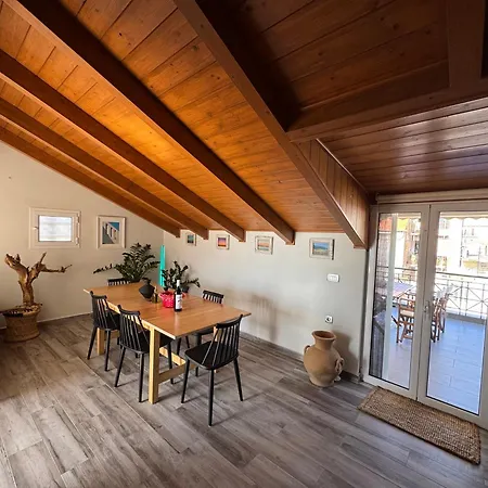 公寓 Arty Loft With Sea & Views