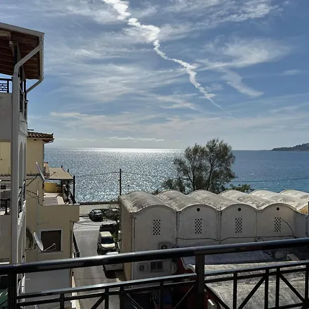 Arty Loft With Sea & Views Daire